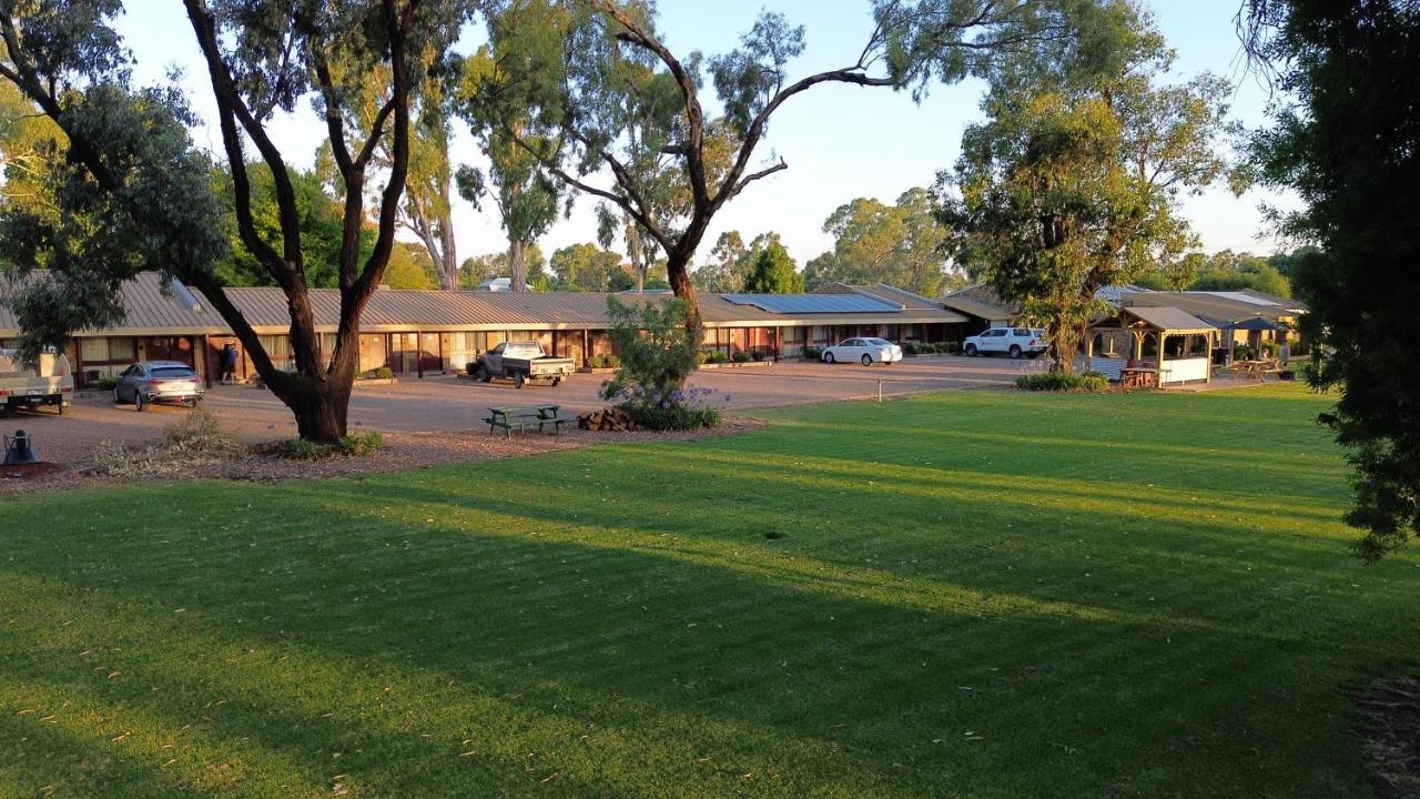 Tatura Country Motel Extérieur photo