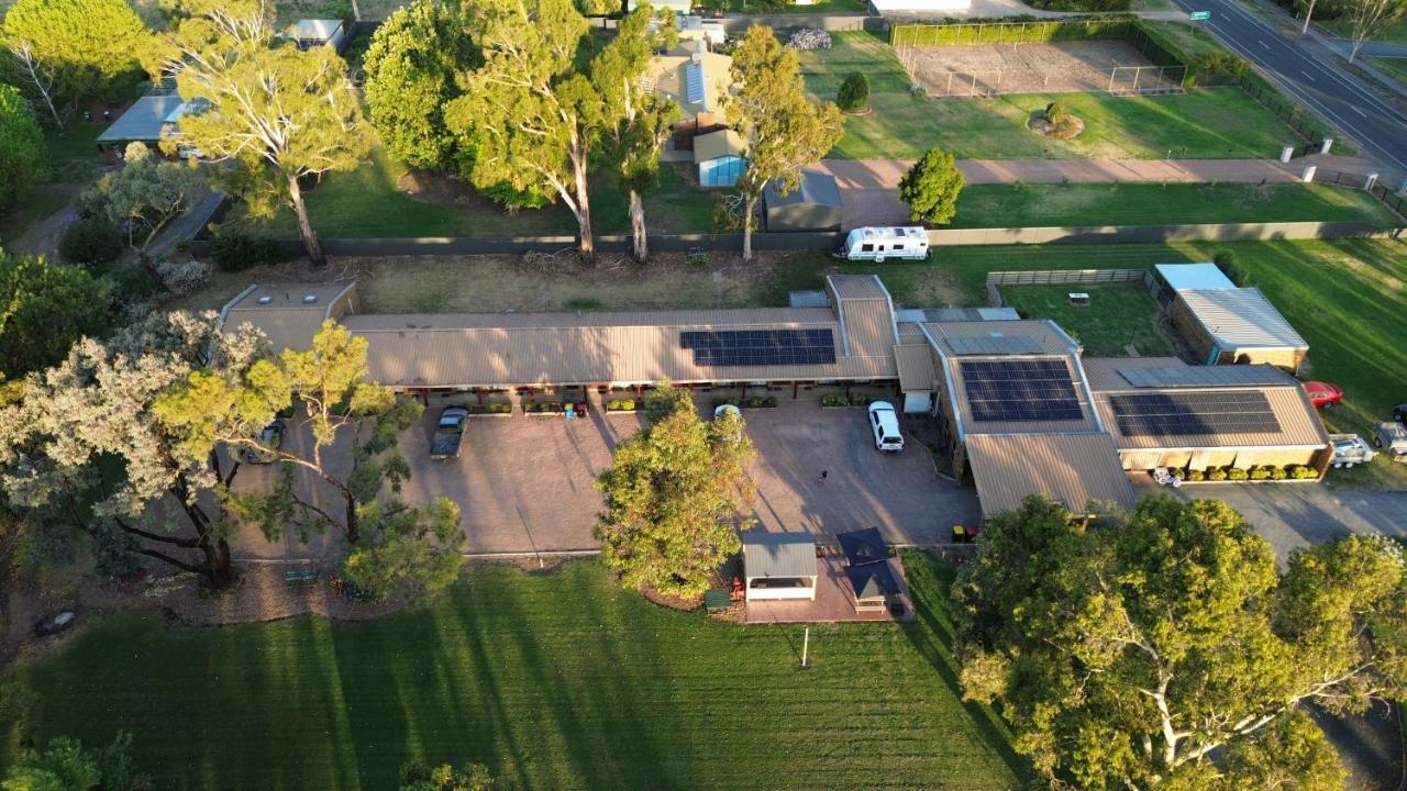 Tatura Country Motel Extérieur photo