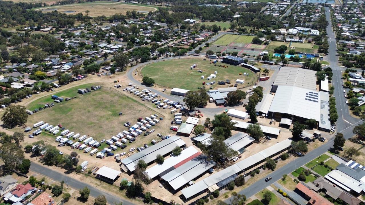 Tatura Country Motel Extérieur photo